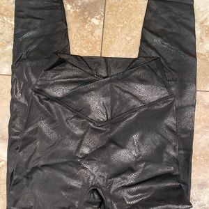 NWOT Buffbunny Viper Black Dragon Leggings